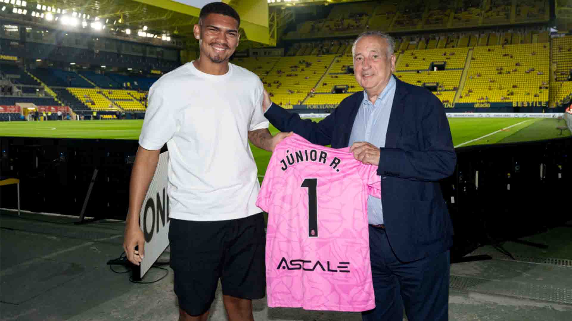Villarreal CF Perkuat Lini Belakang dengan Luiz Júnior hingga 2030