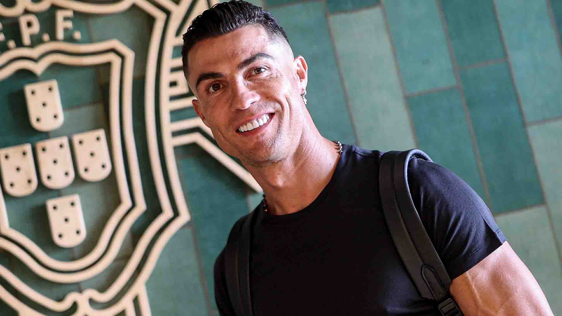 Ronaldo Meluncurkan Akademi Sepak Bola di Arab Saudi