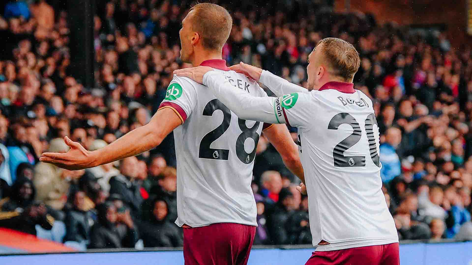 West Ham United Kalahkan Wolverhampton 2-1